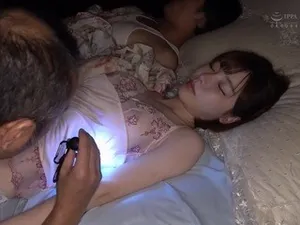 Người đẹp tuyệt trần nhất [Qiao Qiao] Nữ thần xinh đẹp tiến vào ngành giải trí người lớn! Kéo cắt tỉa lông mu, ngực siêu mềm, thủ dâm sau khi cắt tỉa, mở rộng âm hộ chặt chẽ, xoa âm vật và rên rỉ