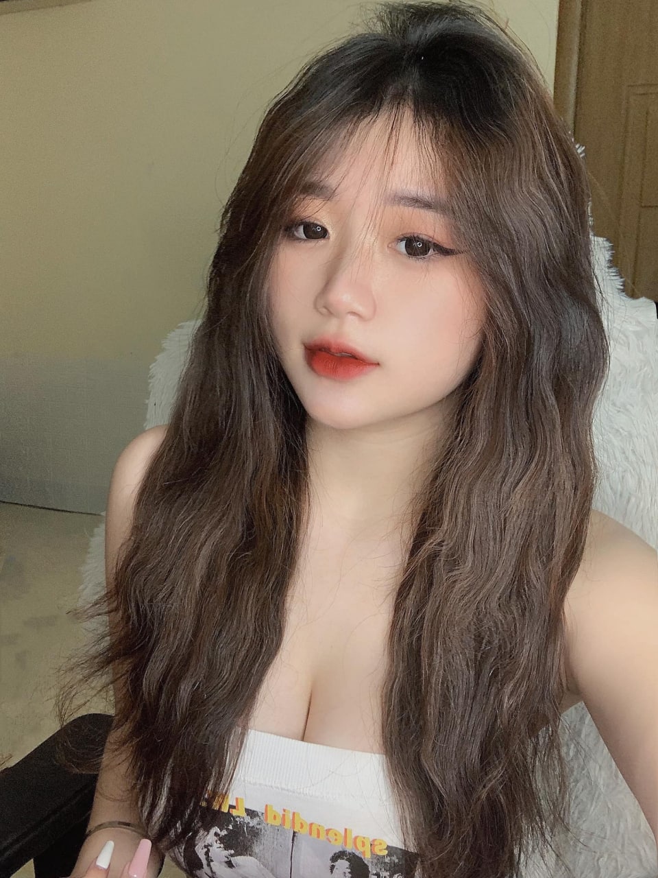 サークル「Akari Blast！」オリジナルCG集『片思いしていた同級生が実は先生と結婚していたのを知って、悔しくてセックス漬けにしてやった』がモーションアニメ化！！ある夏の日、密かに恋心をいただいている同級生、夏咲みなみが彼女が通う学校の教師・結城玄と結婚していることを目撃する。激しい嫉妬と羨望を感じるが、二人は、在学中は結婚していることを絶対の秘密にしていることも知り、口止めとしてみなみの豊満な肉体を要求する。徐々にエスカレートしていくプレイと要求に、みなみ自身主人公とのセックスにのめり込んで行く。